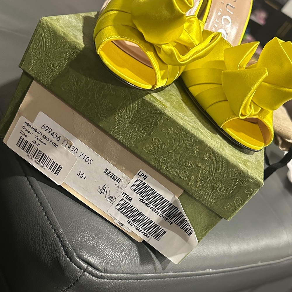Gucci Bright Yellow Heels with Unique Design - Picture 2 of 5